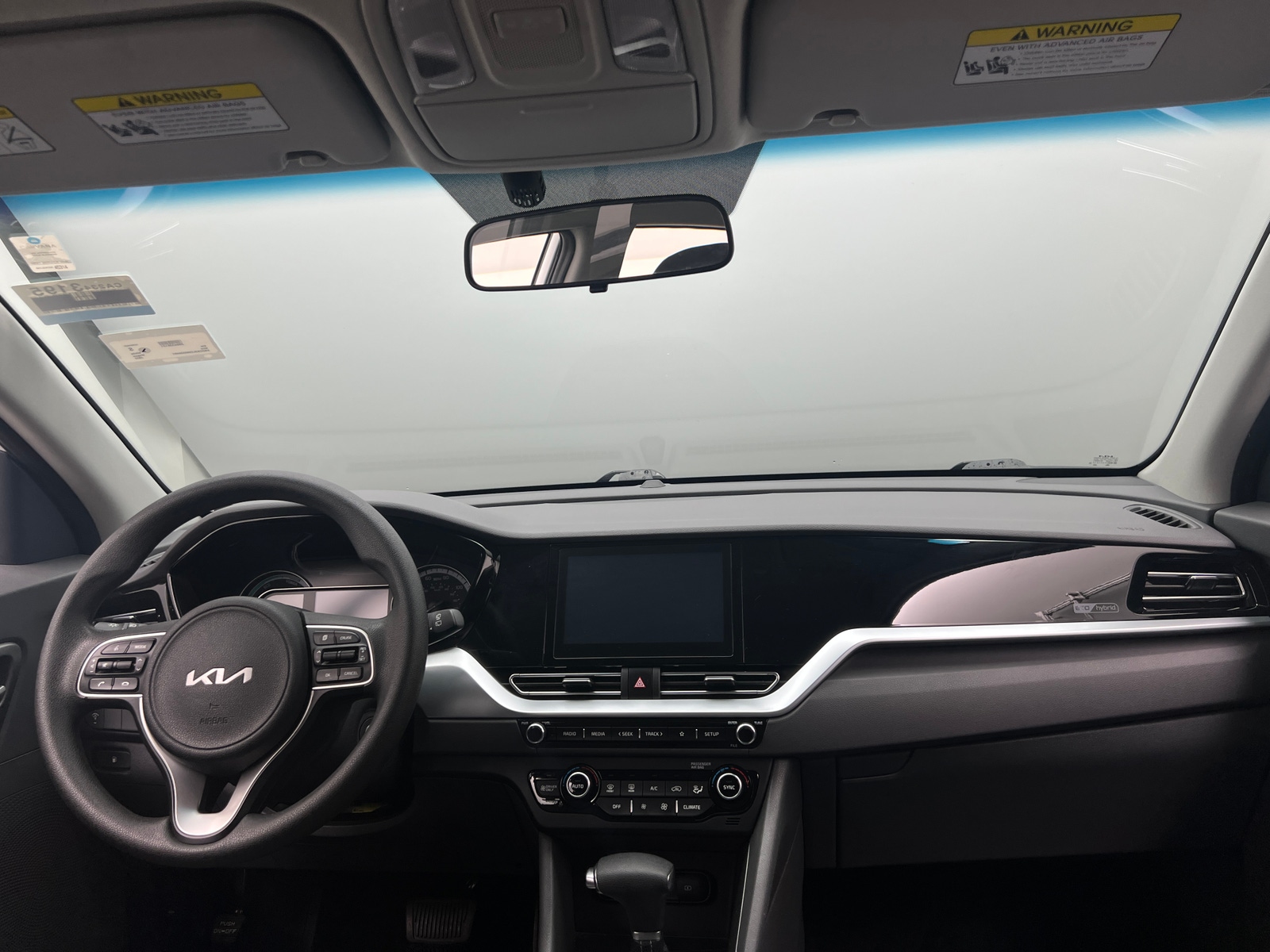 Thumbnail: 2022 Kia Niro - 3