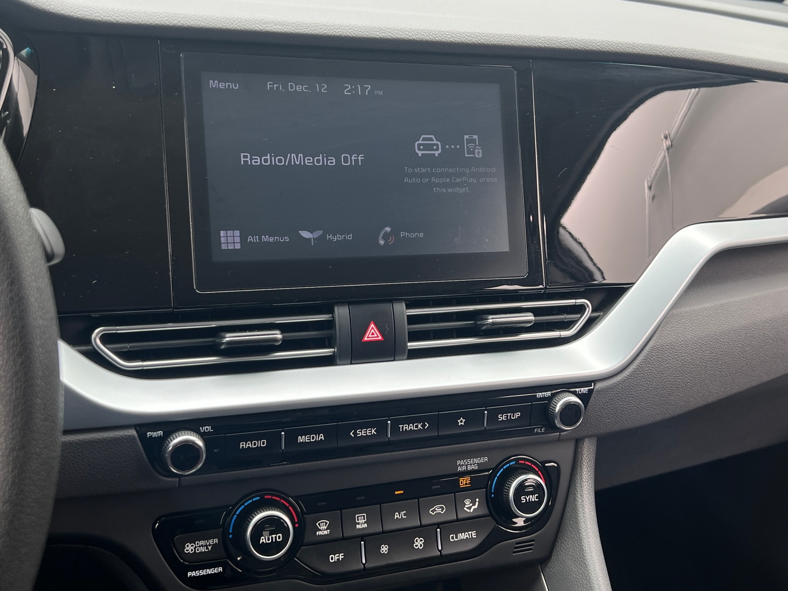 Thumbnail: 2022 Kia Niro - 4