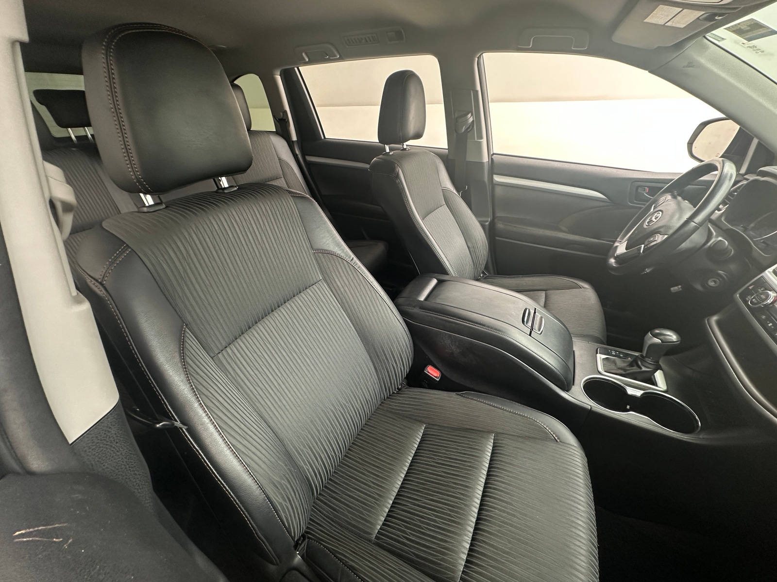 Thumbnail: 2017 Toyota Highlander - 2