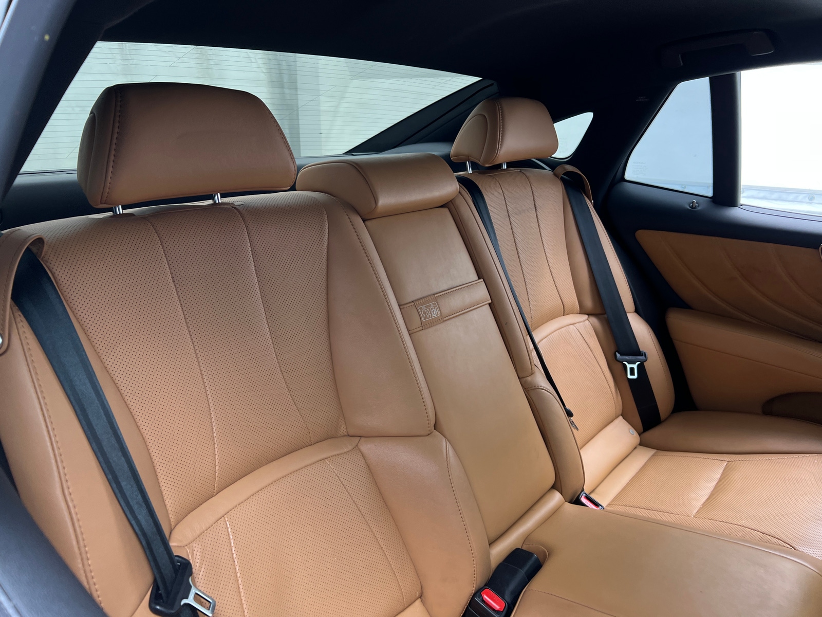 Thumbnail: 2022 Lexus LS - 5