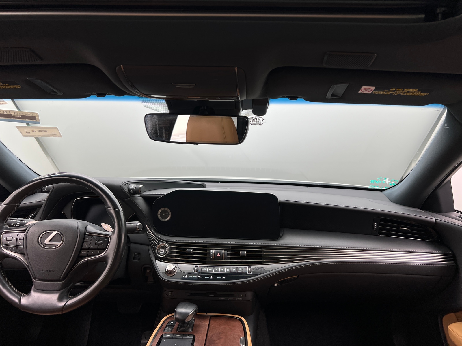 Thumbnail: 2022 Lexus LS - 2