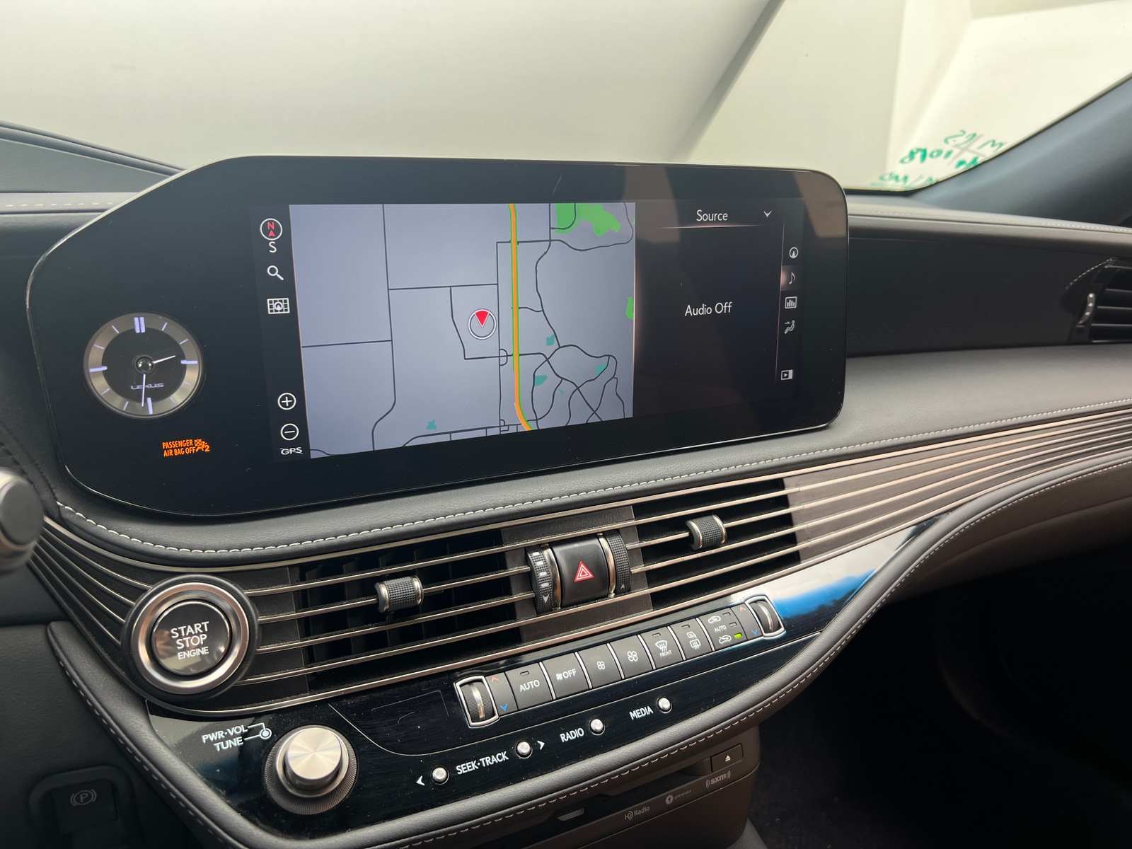 Thumbnail: 2022 Lexus LS - 3