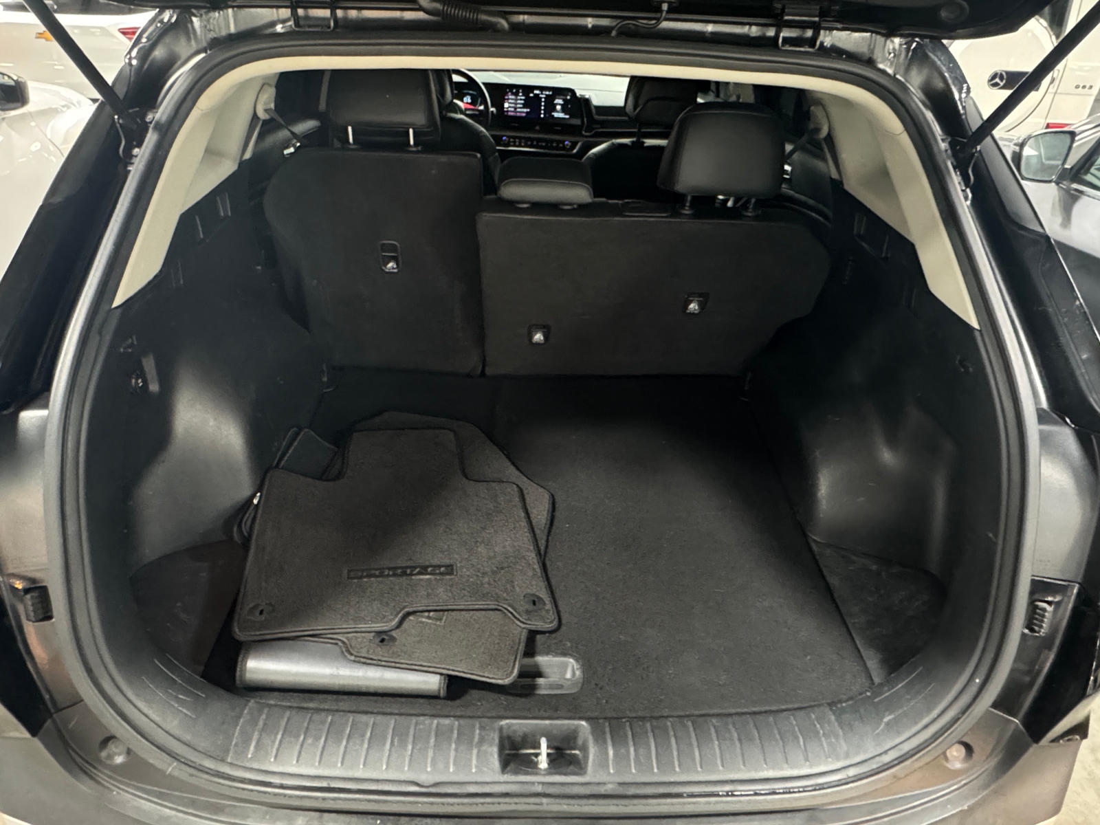 Thumbnail: 2023 Kia Sportage - 6