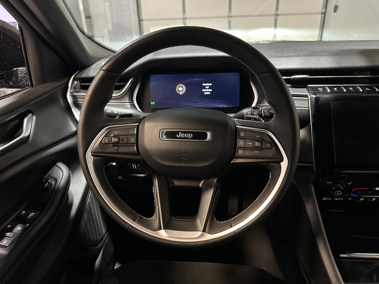 Thumbnail: 2024 Jeep Grand Cherokee L - 5