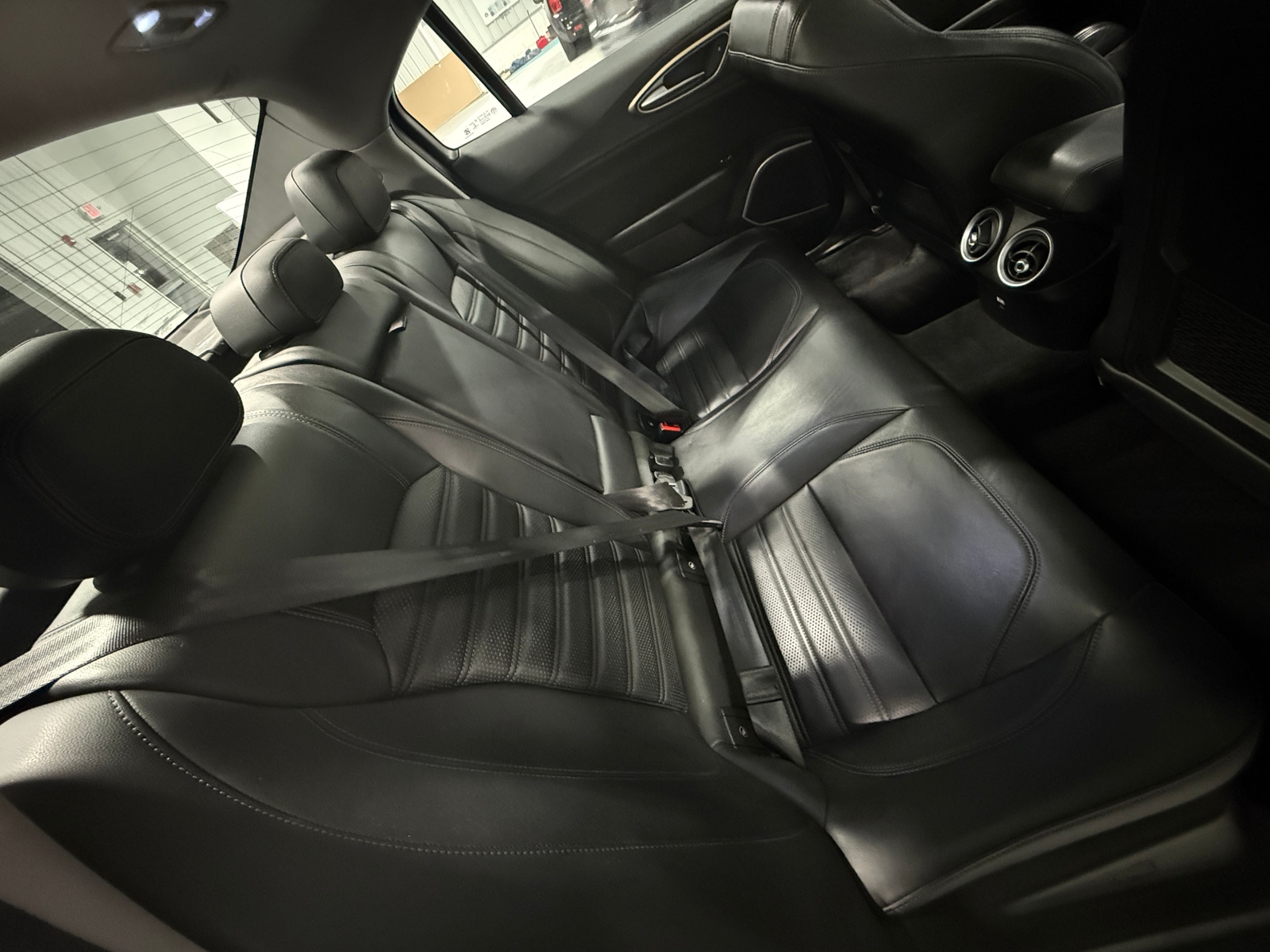 Thumbnail: 2017 Alfa Romeo Giulia - 6