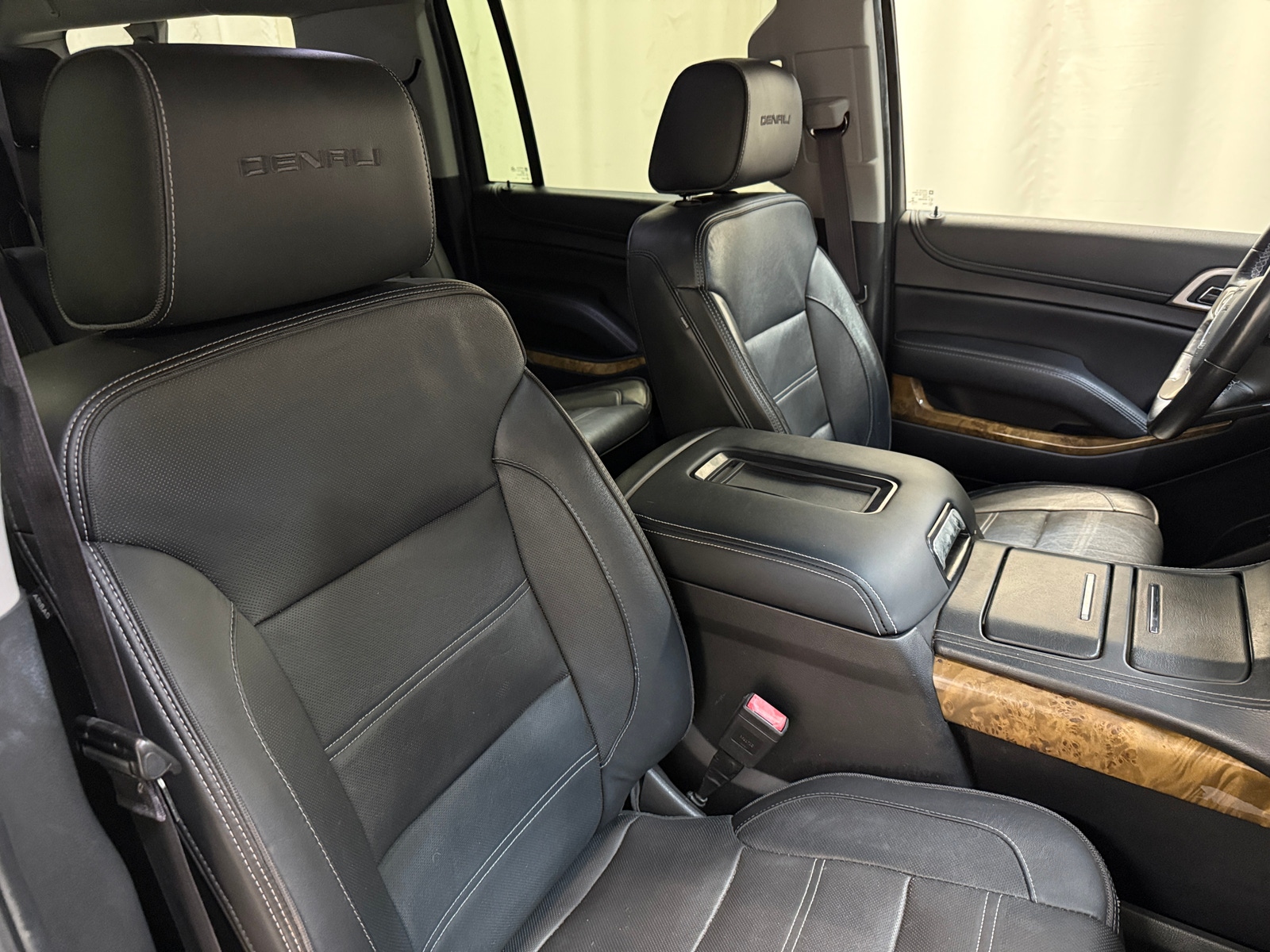 Thumbnail: 2017 GMC Yukon XL - 2