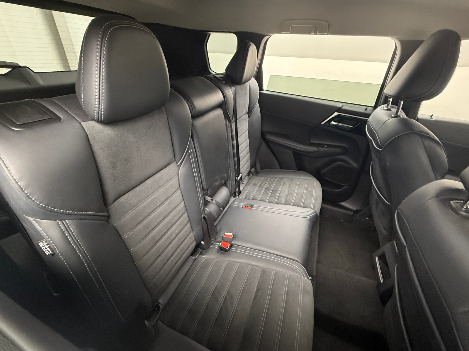 Thumbnail: 2024 Mitsubishi Outlander - 5