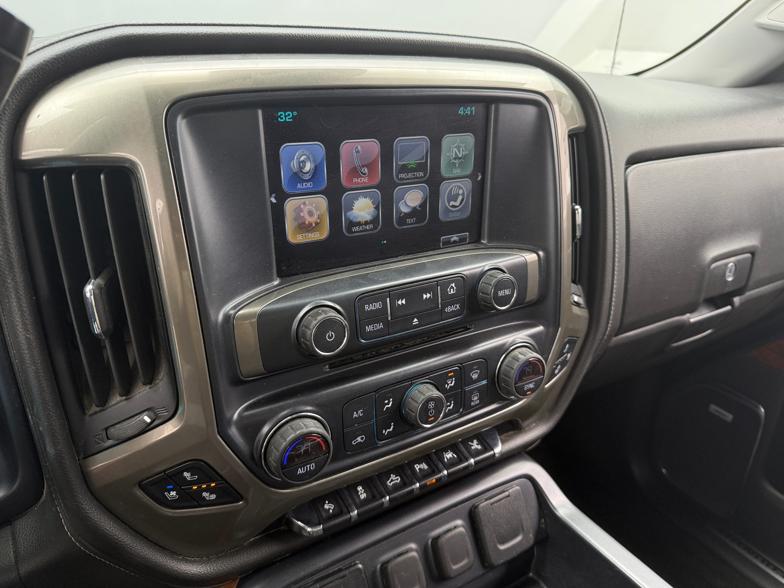 Thumbnail: 2017 Chevrolet Silverado 1500 - 3