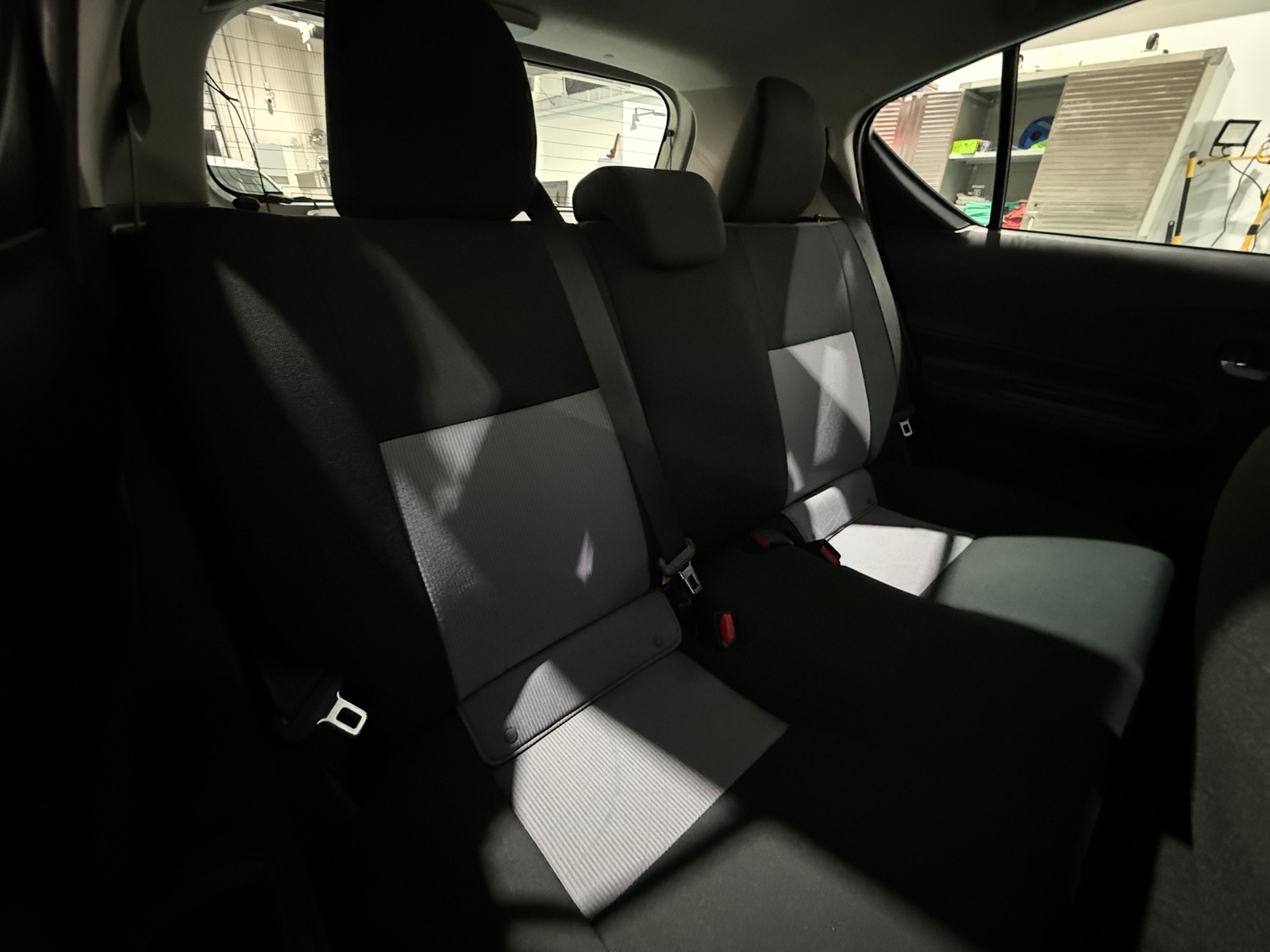 Thumbnail: 2018 Toyota Prius c - 6