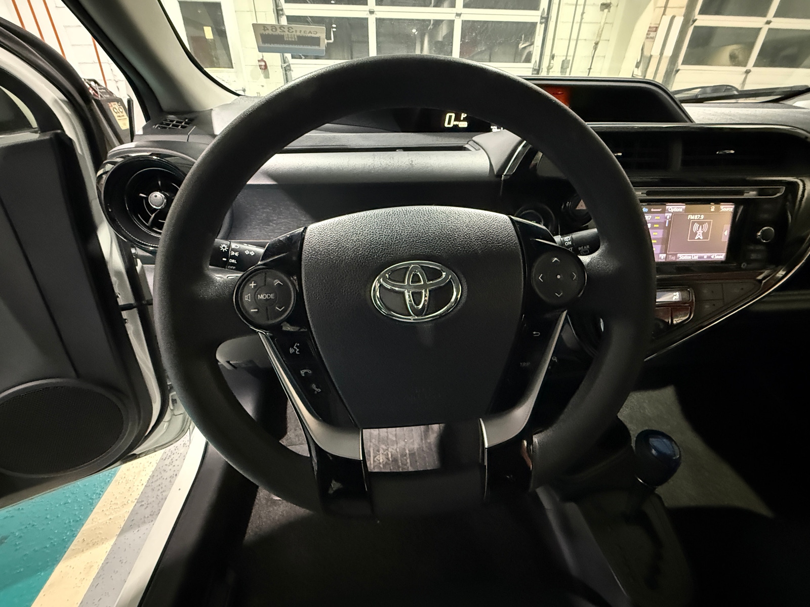 Thumbnail: 2018 Toyota Prius c - 5