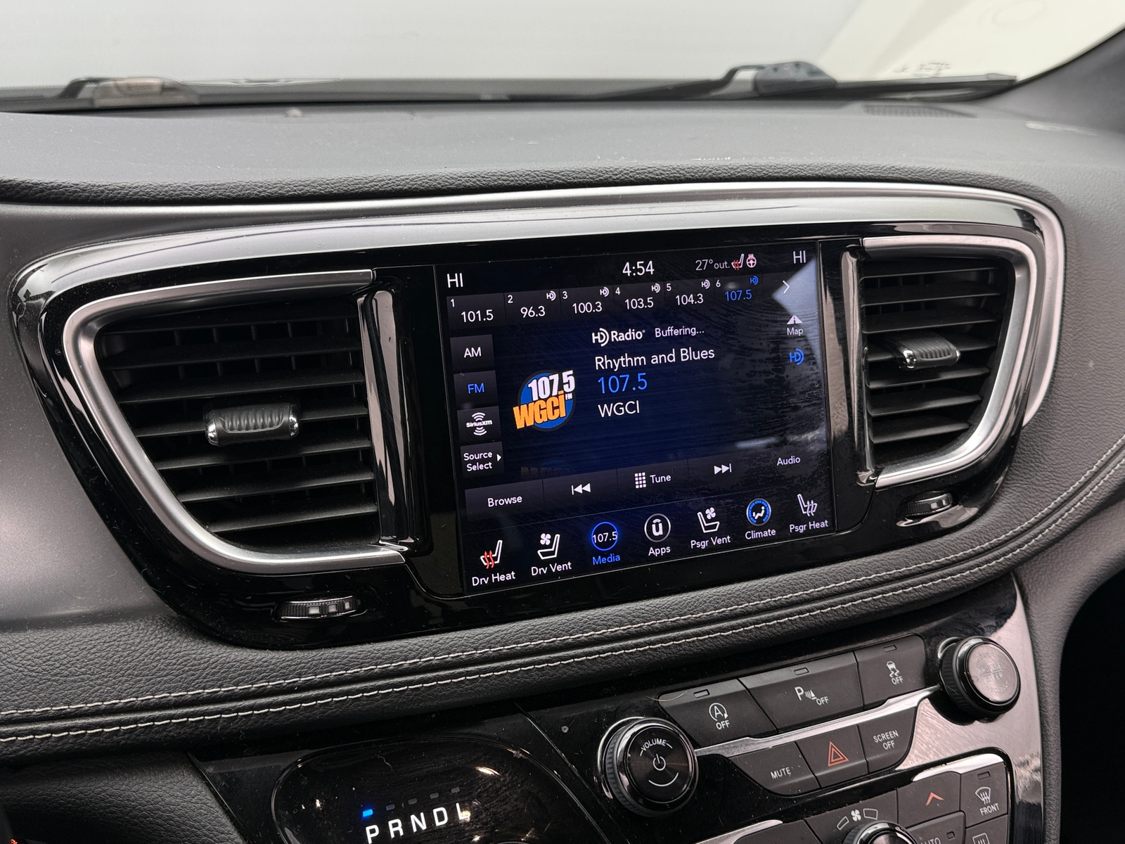 Thumbnail: 2019 Chrysler Pacifica - 3