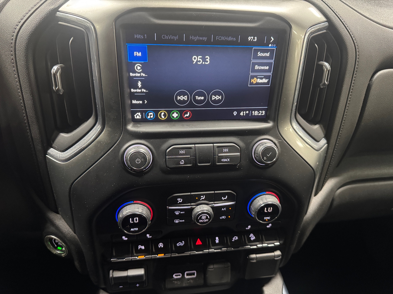 Thumbnail: 2021 Chevrolet Silverado 1500 - 4