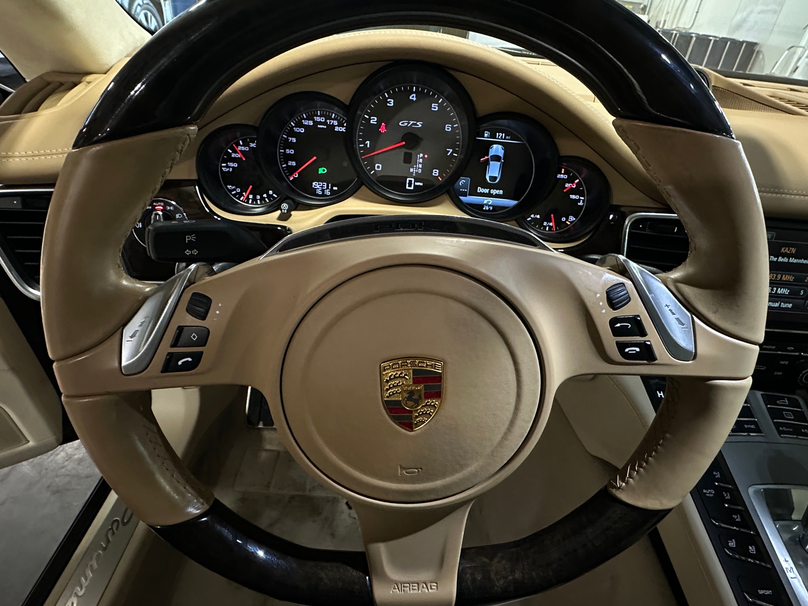 Thumbnail: 2016 Porsche Panamera - 4