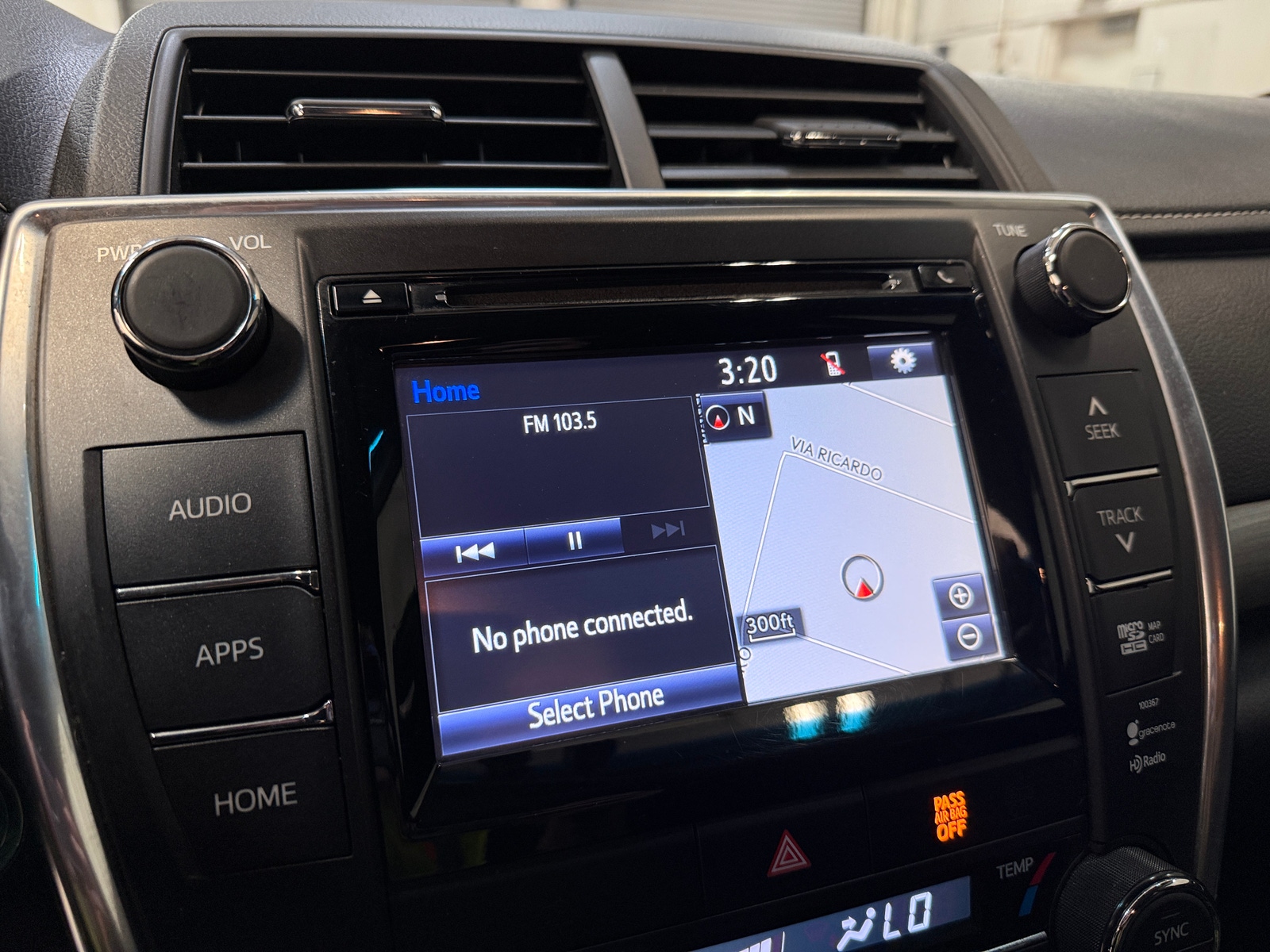 Thumbnail: 2015 Toyota Camry - 4