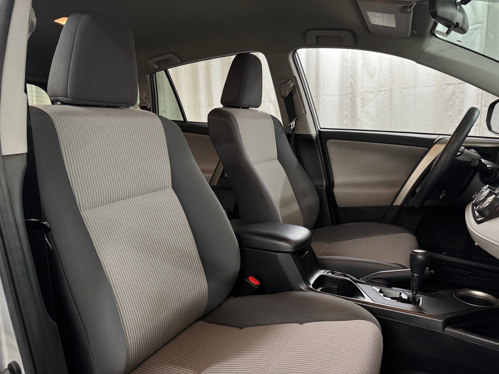 Thumbnail: 2015 Toyota RAV4 - 2