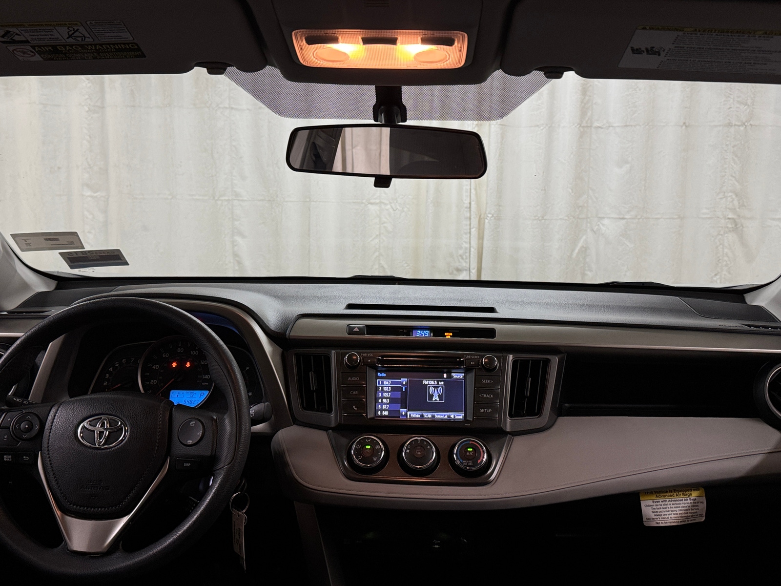 Thumbnail: 2015 Toyota RAV4 - 3