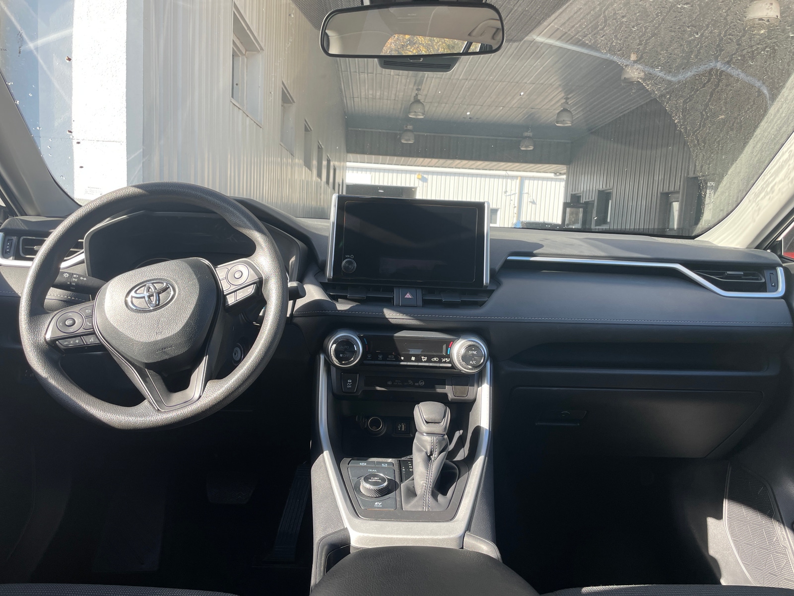 Thumbnail: 2025 Toyota RAV4 - 3