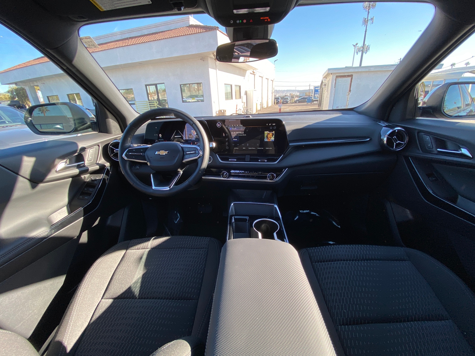 Thumbnail: 2025 Chevrolet Equinox - 3