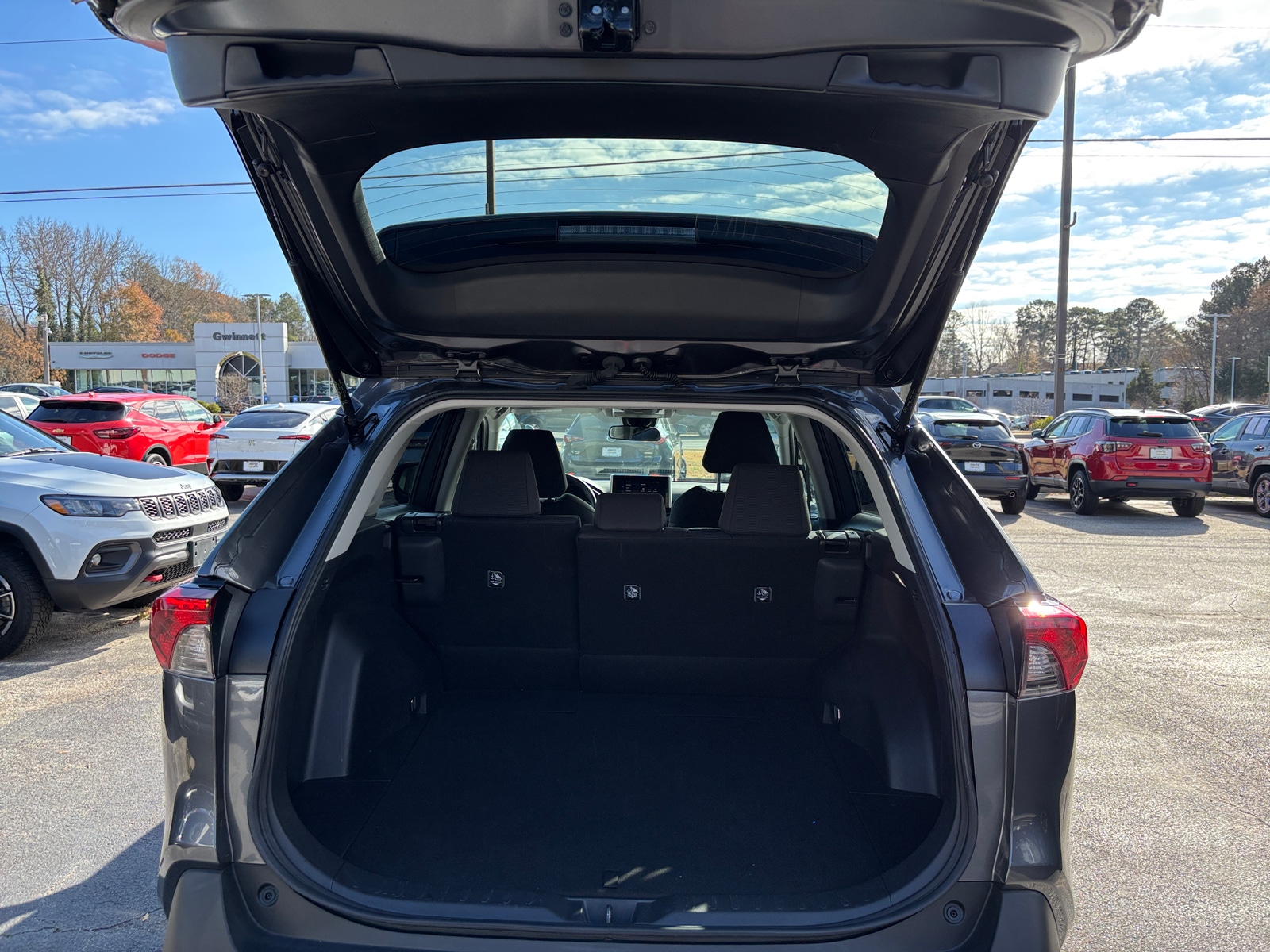 Thumbnail: 2025 Toyota RAV4 - 6