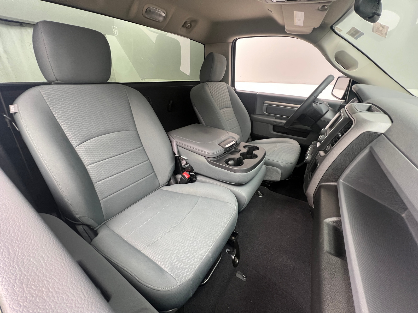 Thumbnail: 2020 RAM 1500 Classic - 2