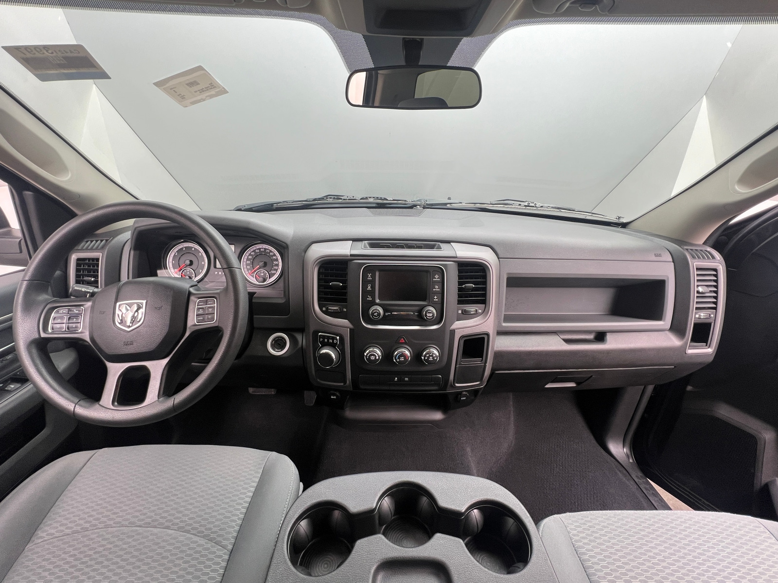 Thumbnail: 2020 RAM 1500 Classic - 3