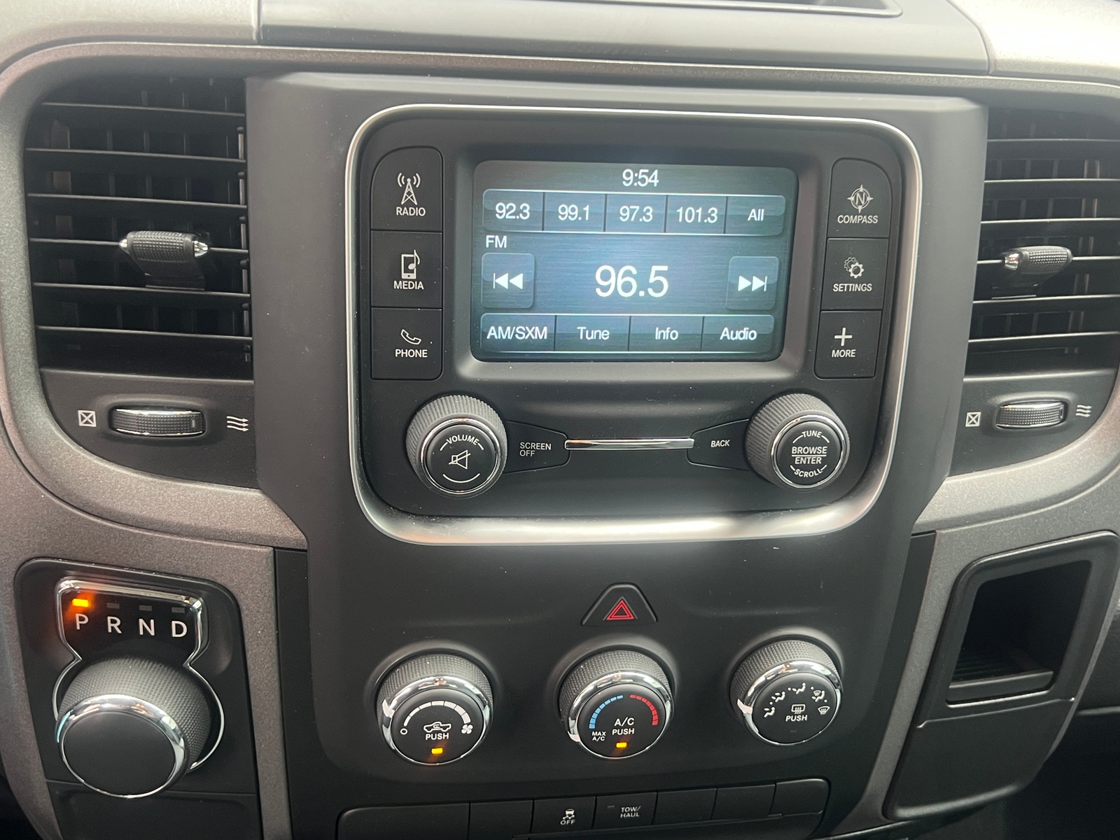 Thumbnail: 2020 RAM 1500 Classic - 4