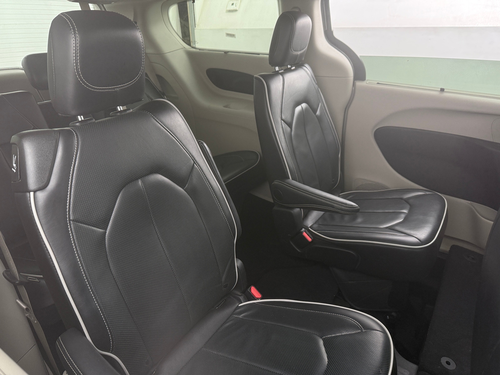 Thumbnail: 2024 Chrysler Pacifica - 5