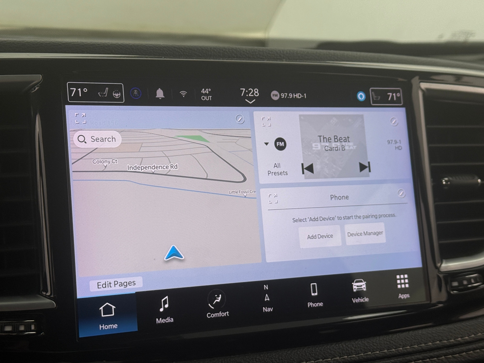 Thumbnail: 2024 Chrysler Pacifica - 3