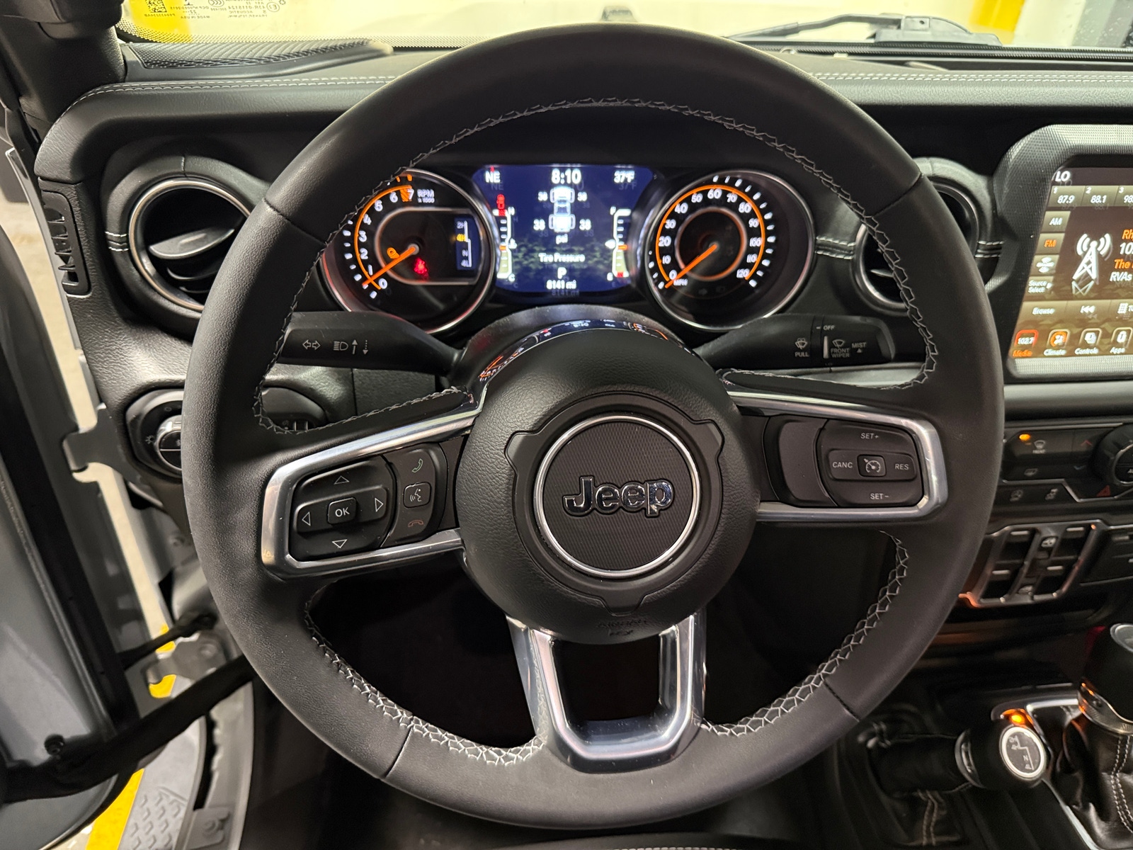 Thumbnail: 2023 Jeep Gladiator - 5