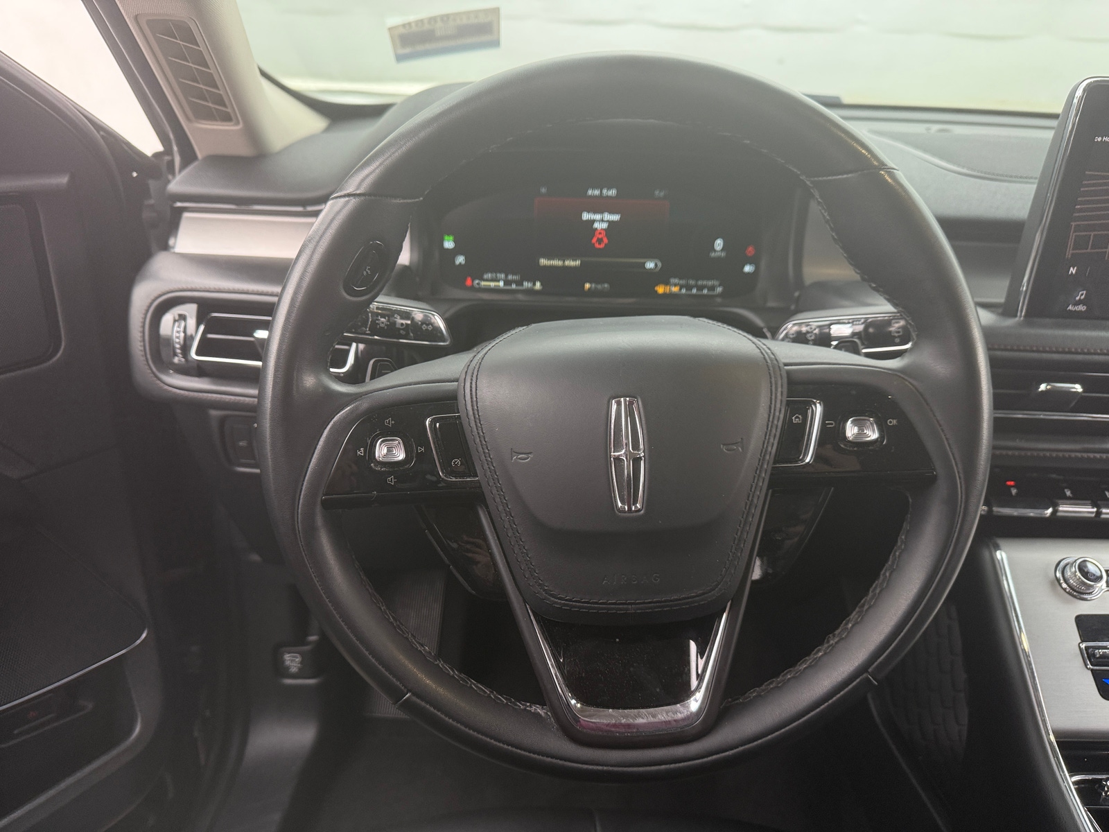 Thumbnail: 2022 Lincoln Aviator - 4