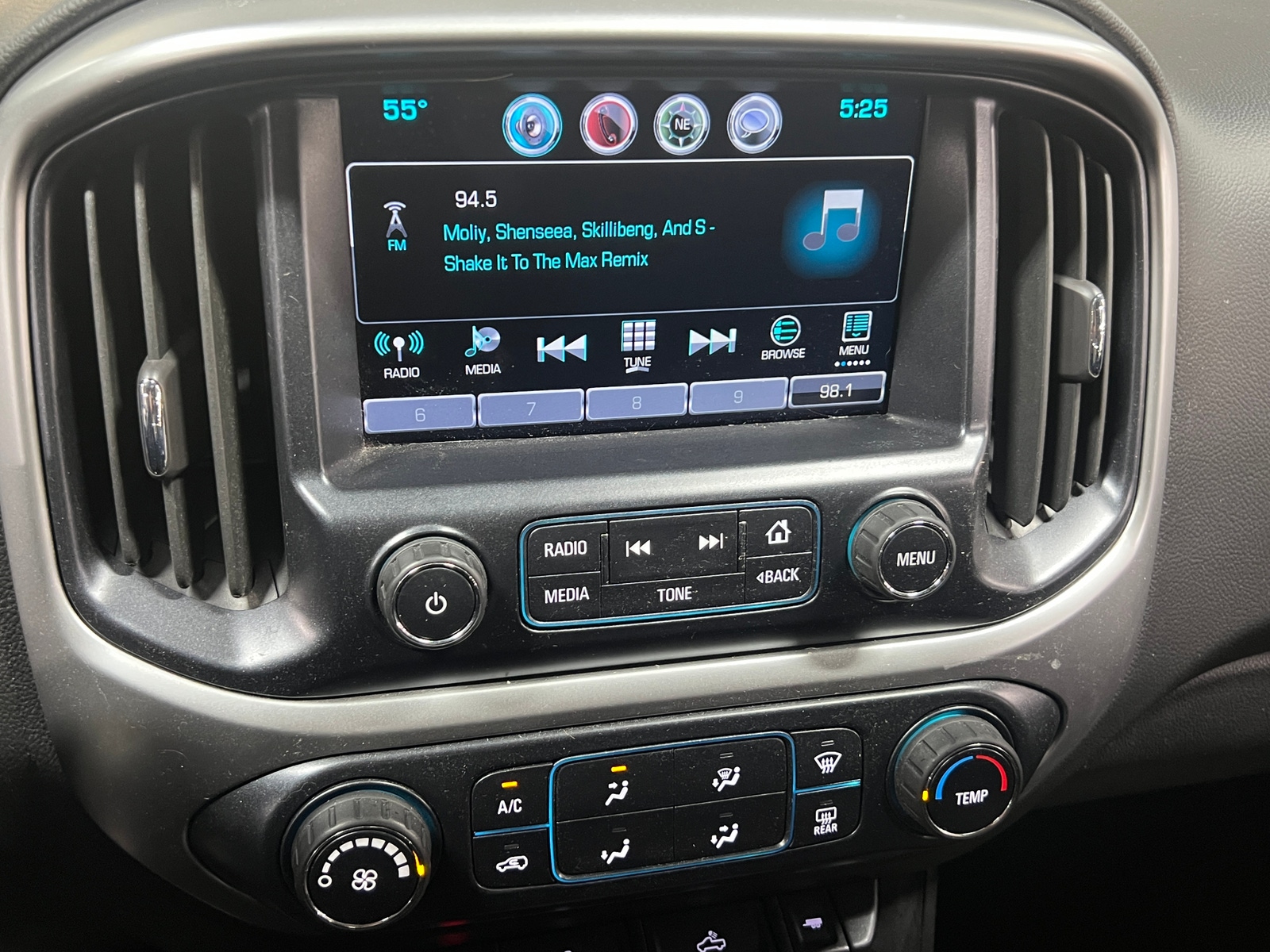 Thumbnail: 2016 Chevrolet Colorado - 4