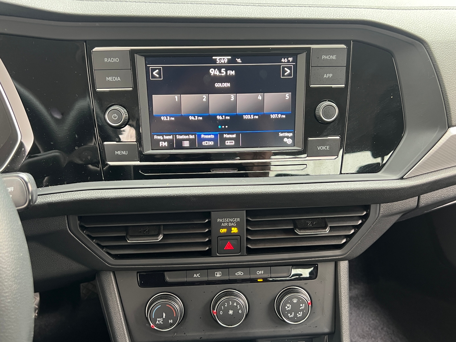 Thumbnail: 2021 Volkswagen Jetta - 4