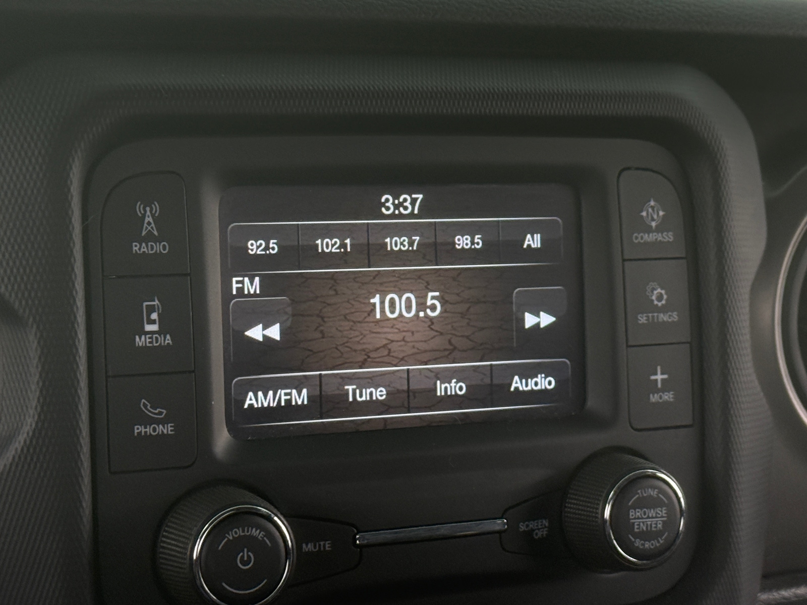 Thumbnail: 2021 Jeep Gladiator - 4