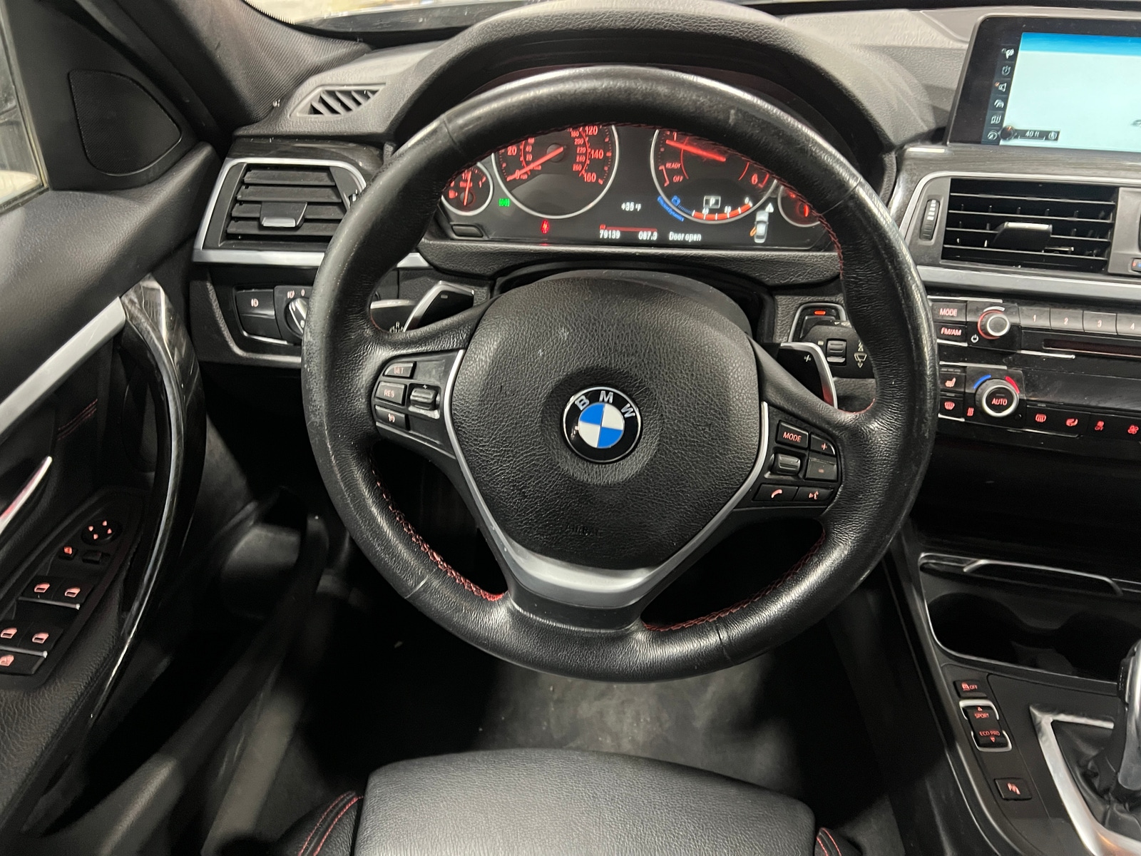 Thumbnail: 2017 BMW 3 Series - 4