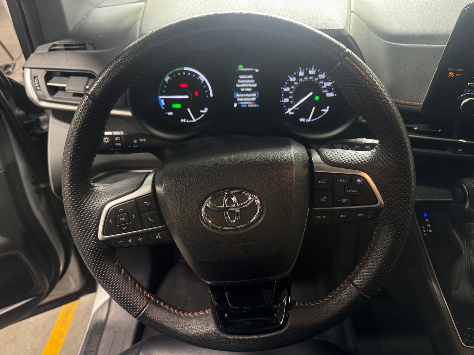 Thumbnail: 2022 Toyota Sienna - 4