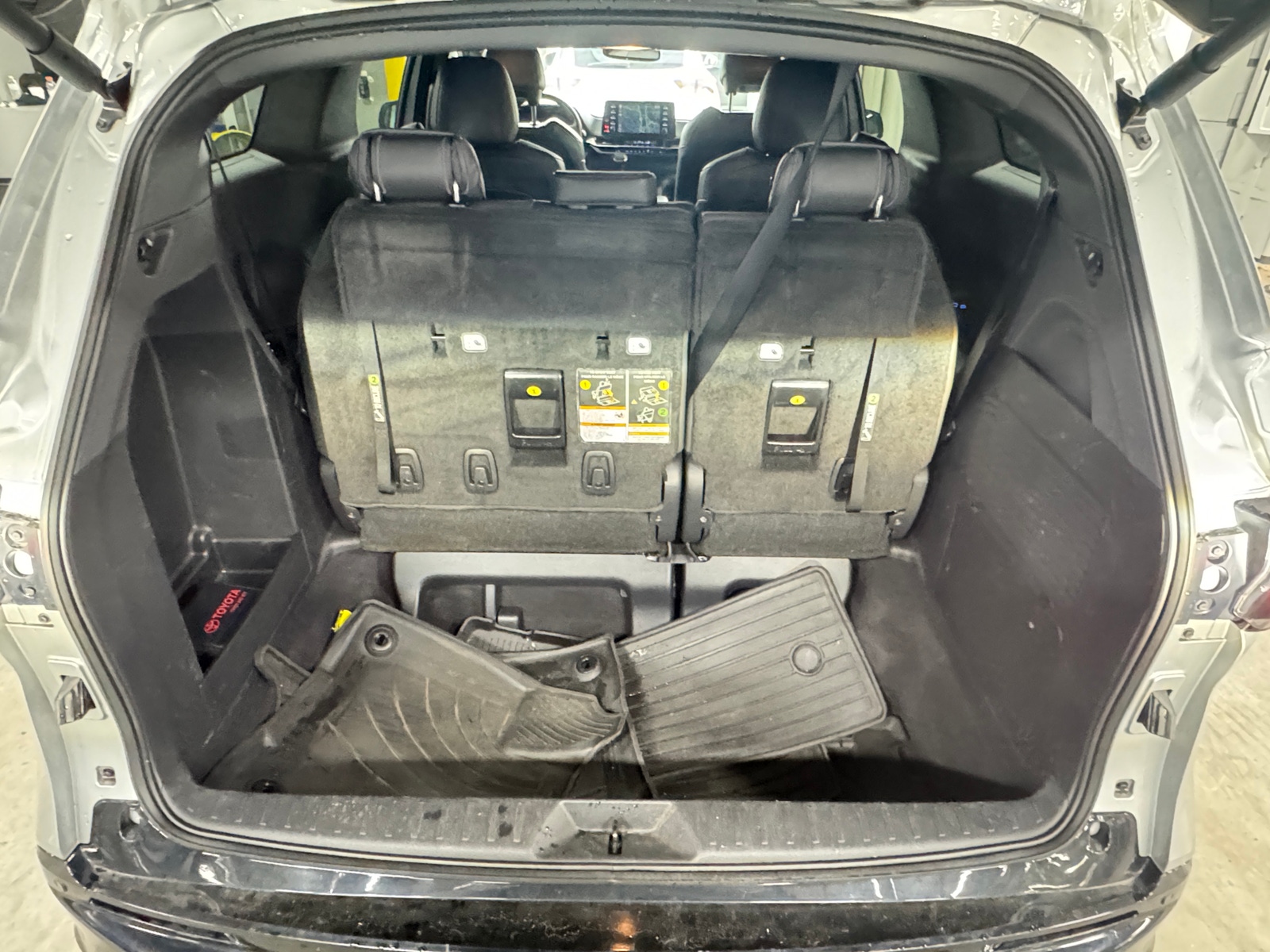 Thumbnail: 2022 Toyota Sienna - 6