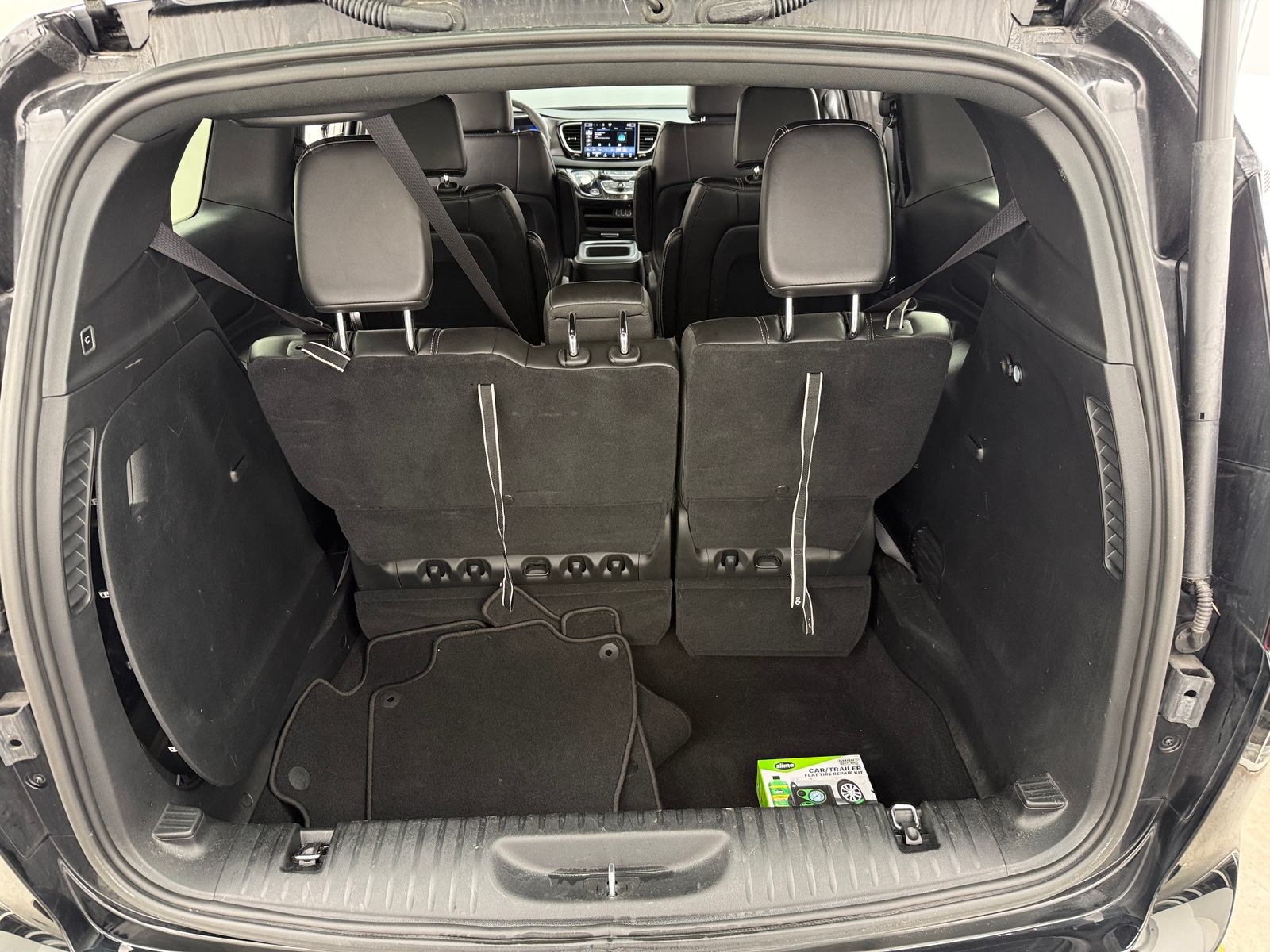 Thumbnail: 2025 Chrysler Pacifica - 6