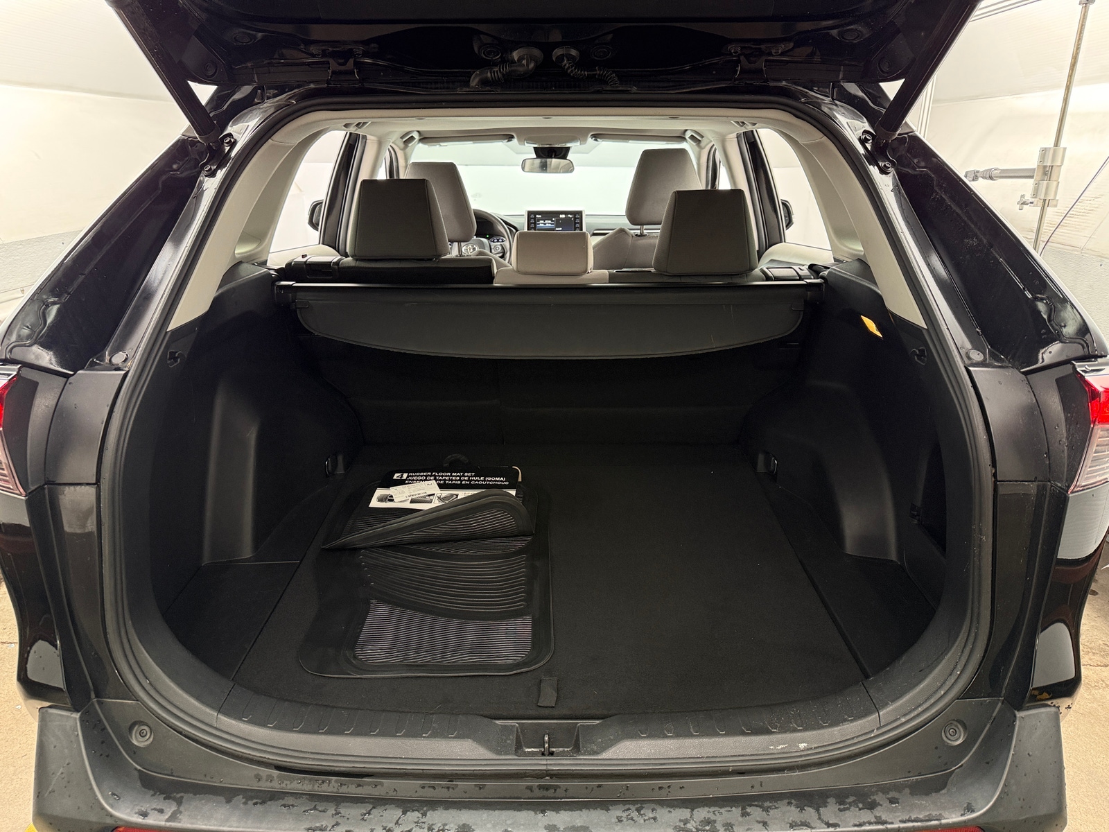 Thumbnail: 2020 Toyota RAV4 - 7