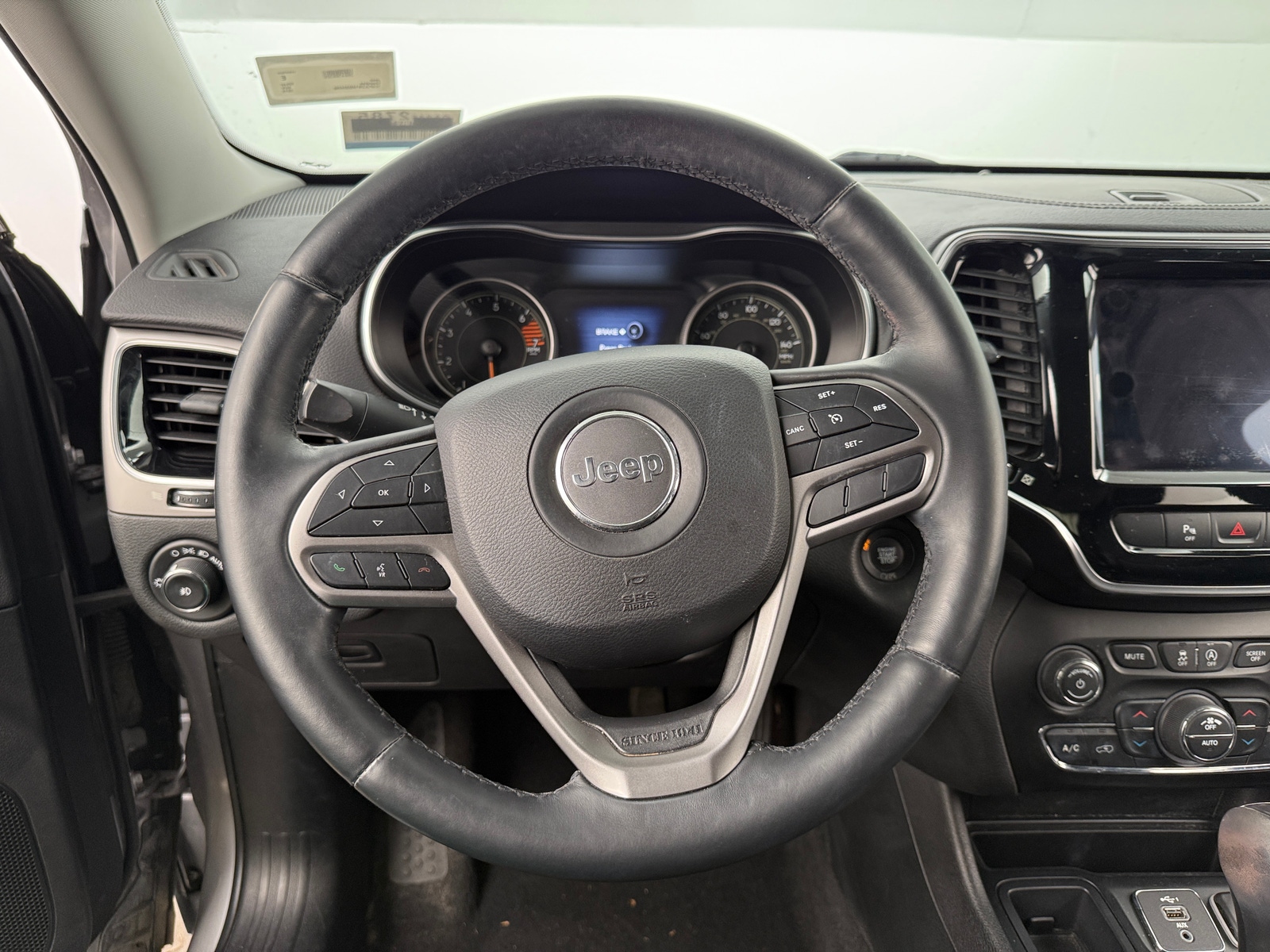 Thumbnail: 2019 Jeep Cherokee - 4