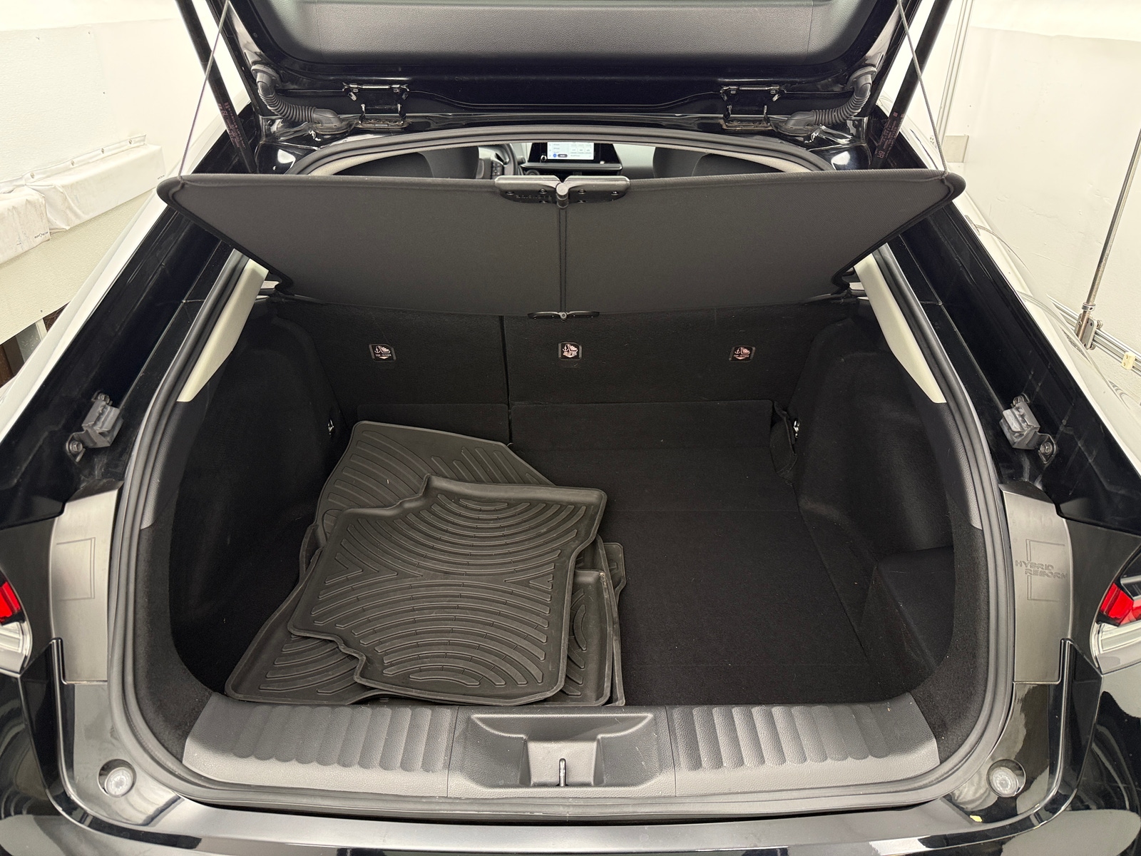 Thumbnail: 2023 Toyota Prius - 7