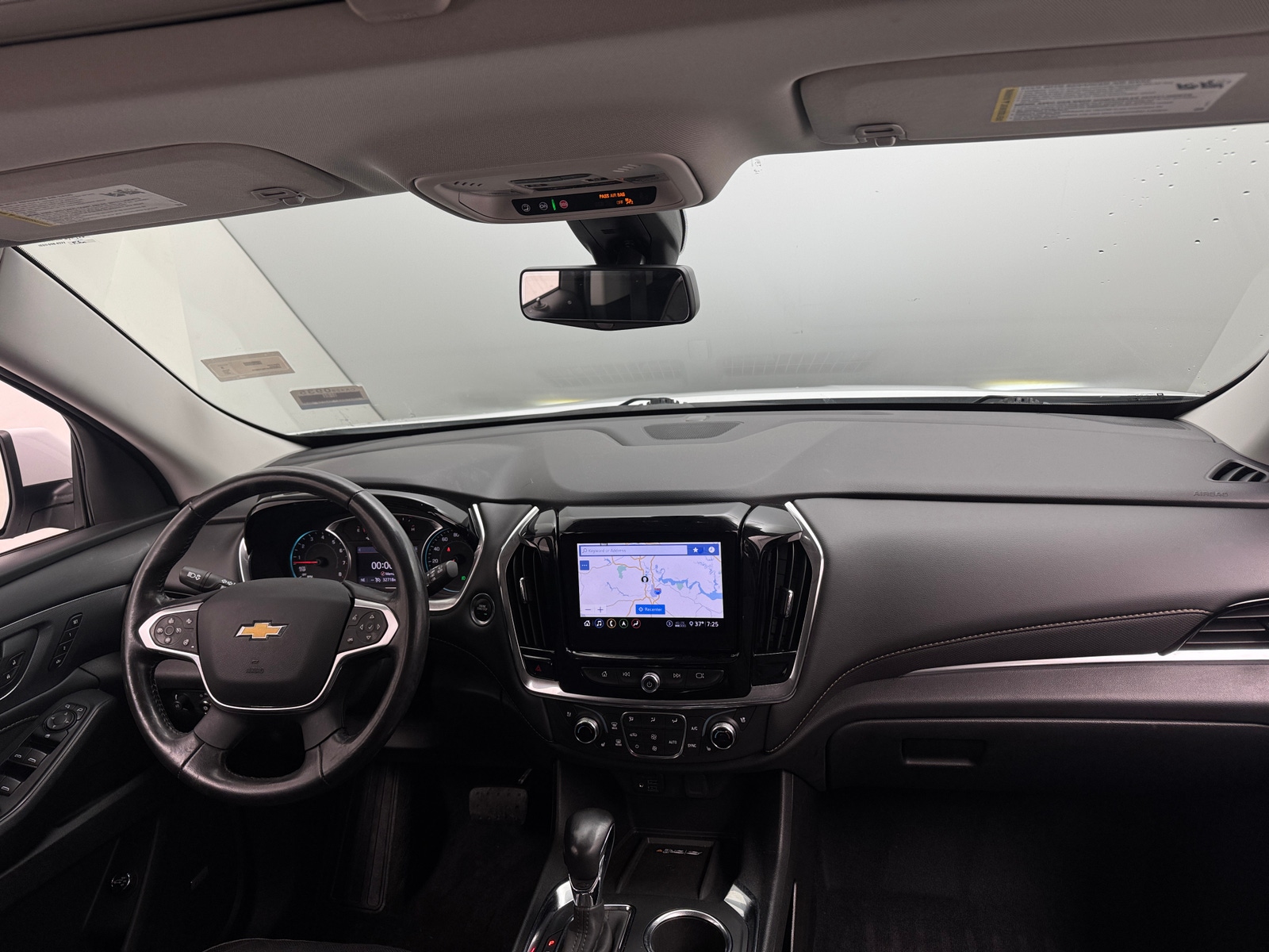 Thumbnail: 2021 Chevrolet Traverse - 3