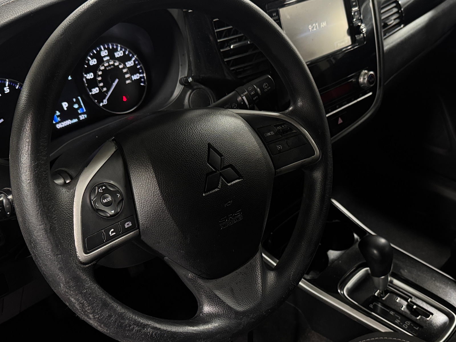 Thumbnail: 2020 Mitsubishi Outlander - 5