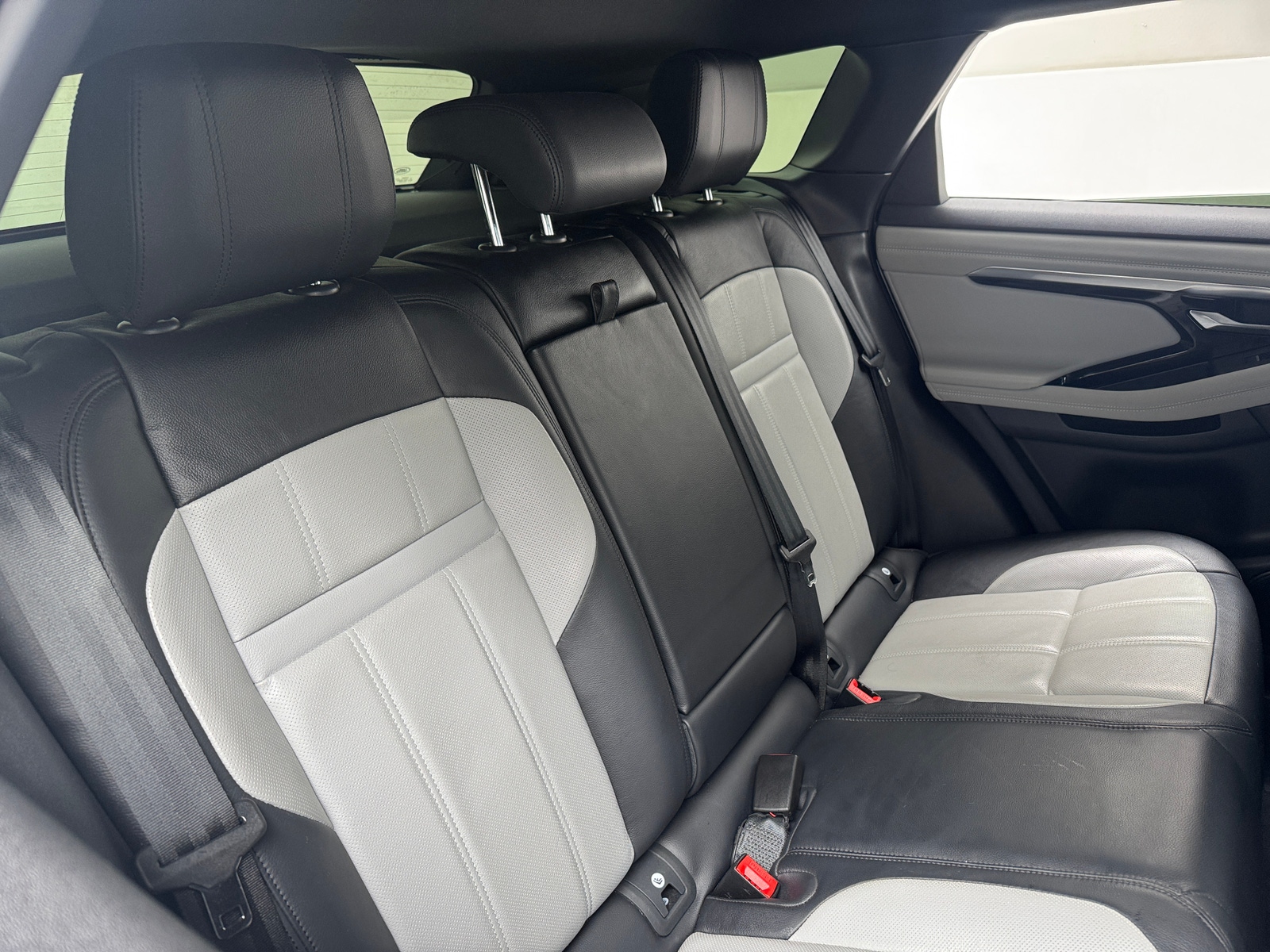 Thumbnail: 2020 Land Rover Range Rover Evoque - 5