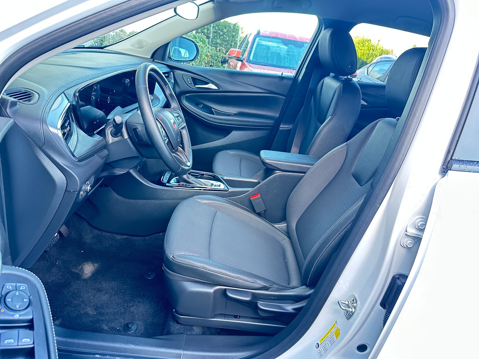 Thumbnail: 2025 Buick Encore GX - 2