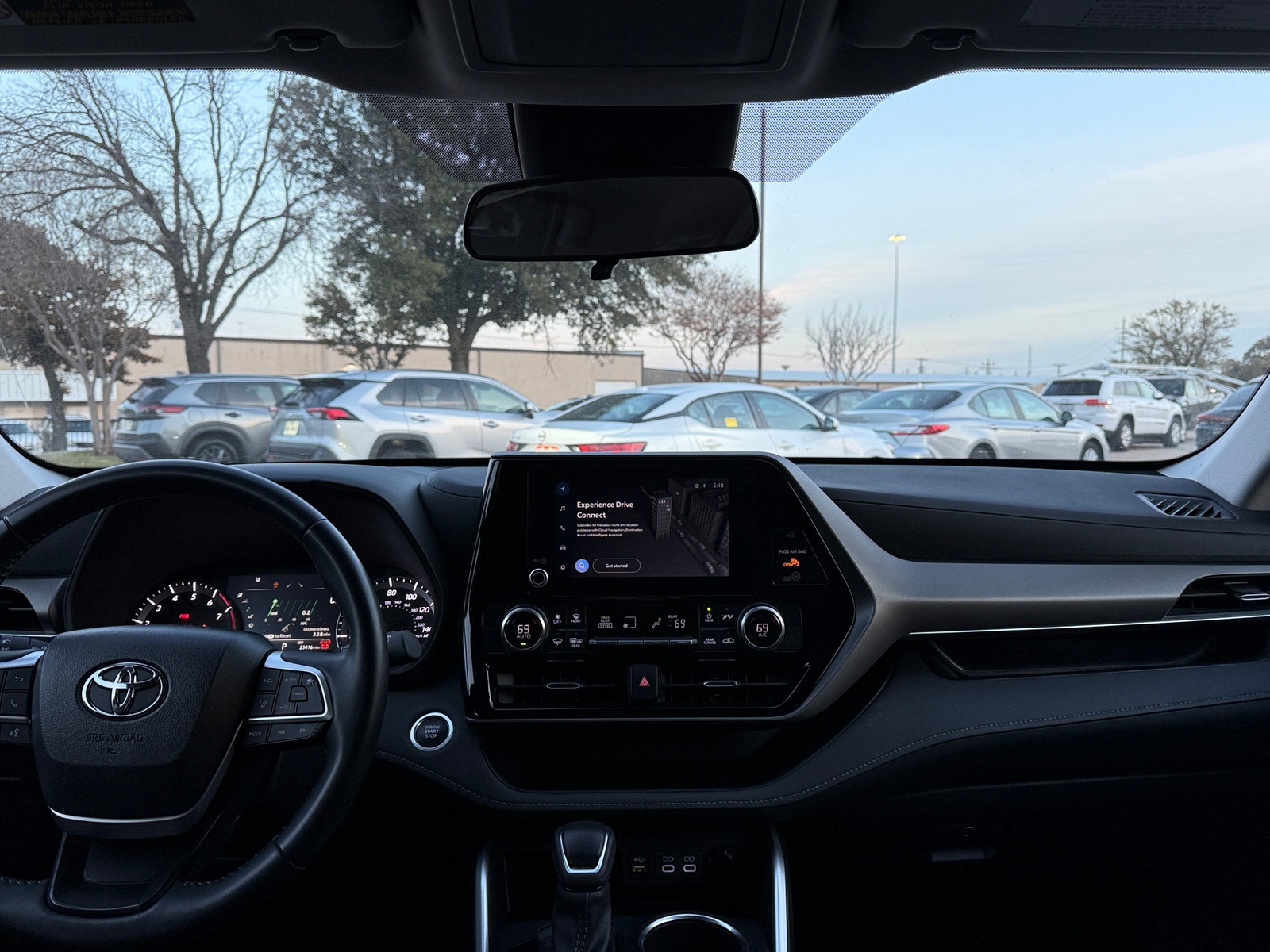 Thumbnail: 2025 Toyota Highlander - 3