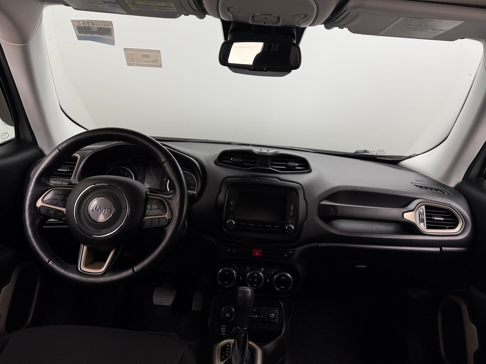 Thumbnail: 2016 Jeep Renegade - 3