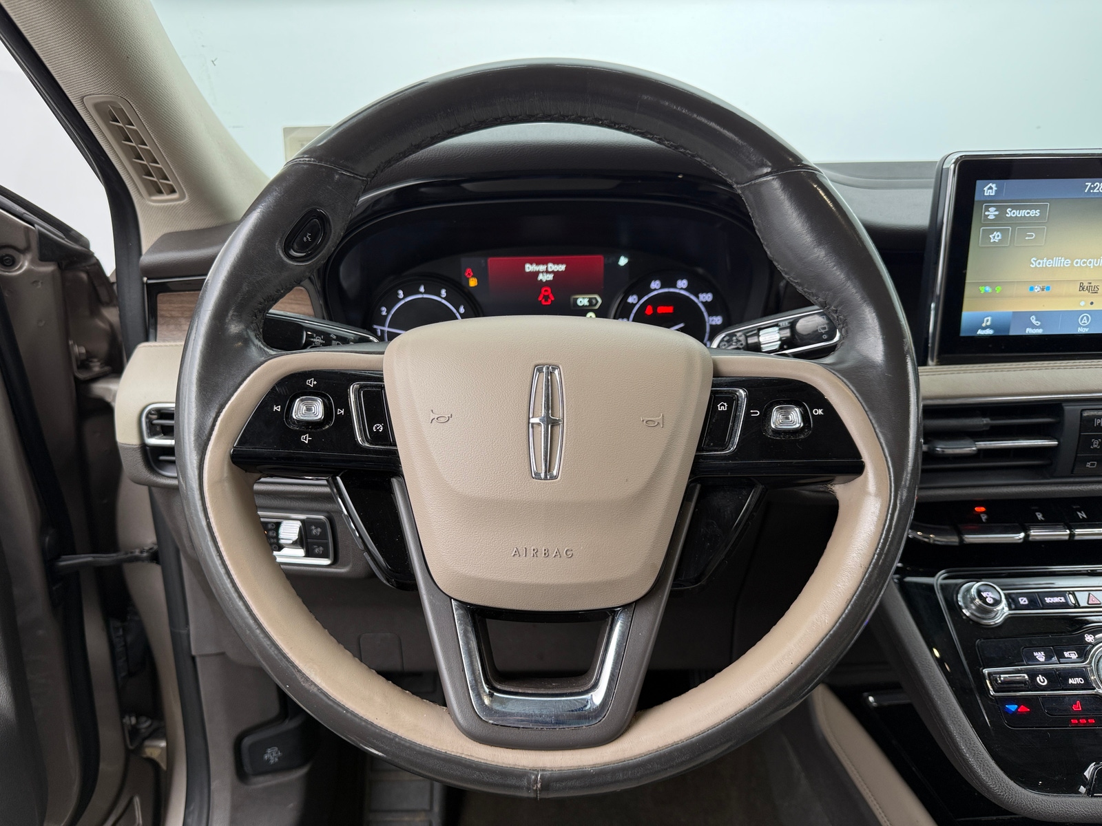 Thumbnail: 2020 Lincoln Corsair - 4