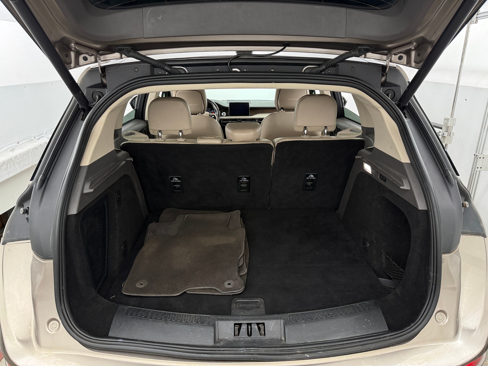 Thumbnail: 2020 Lincoln Corsair - 6