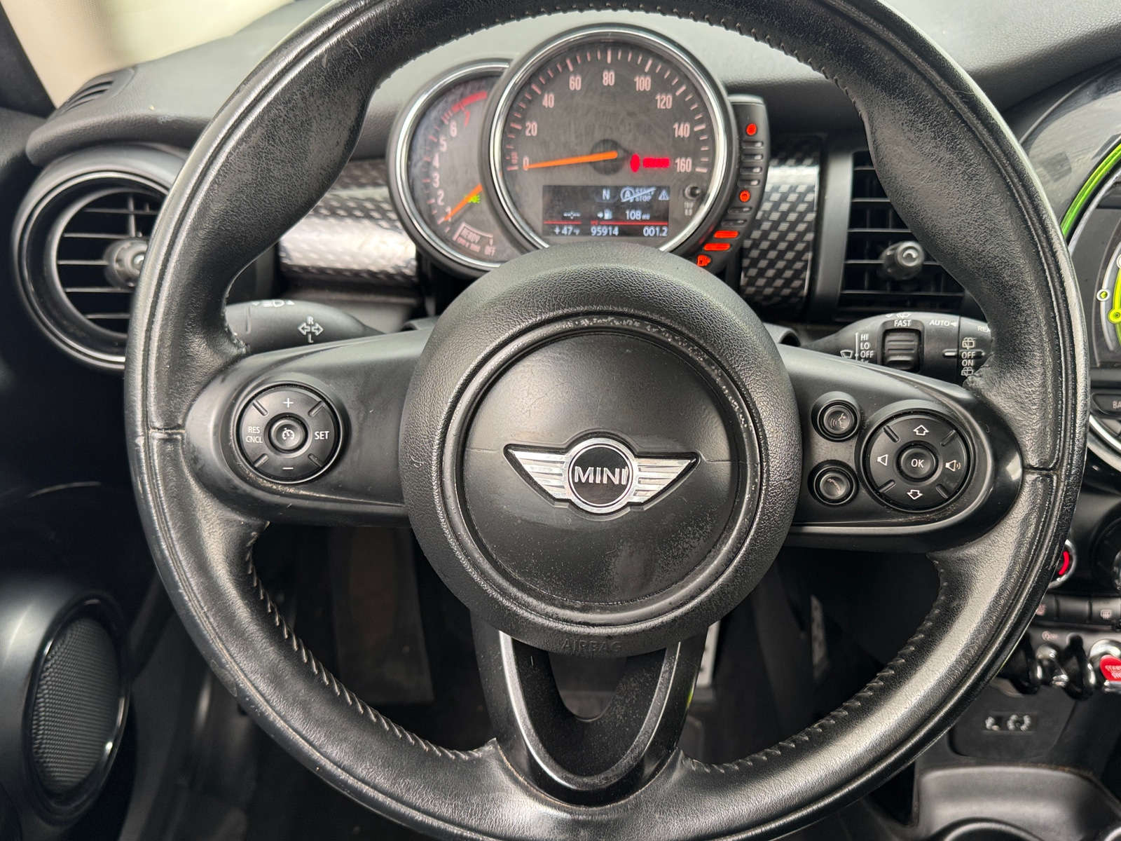 Thumbnail: 2017 MINI Cooper Hardtop - 4