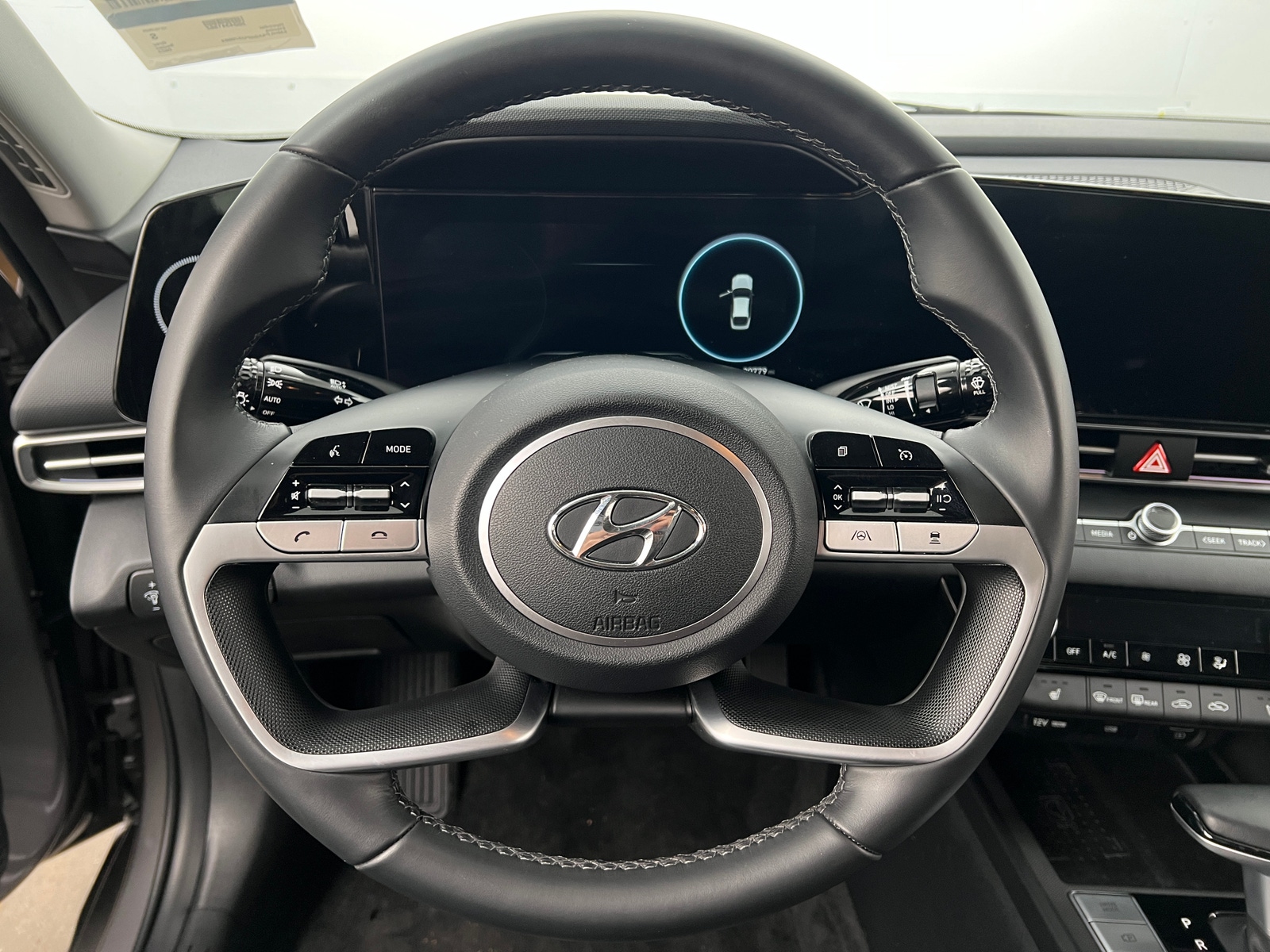 Thumbnail: 2023 Hyundai Elantra - 4